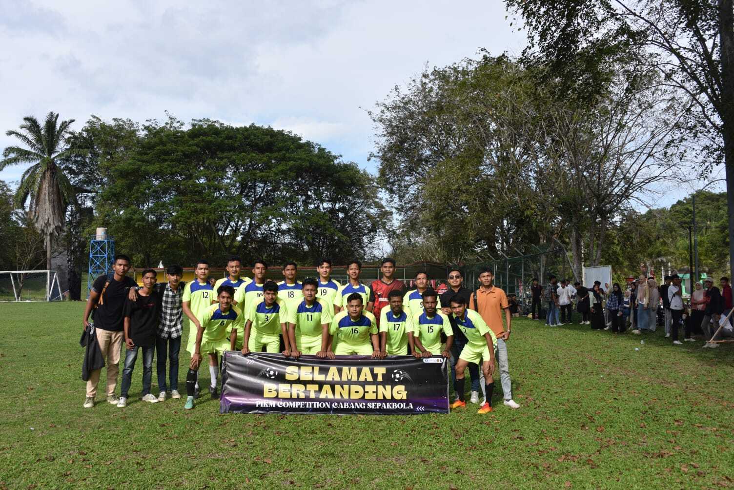 Manajemen Juara pada Final PIKM VII Football Competition